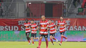 Madura-United-vs-Persita-Tangerang-di-Stadion-Gelora-Madura-Ratu-Pamelingan-2482025.jpg
