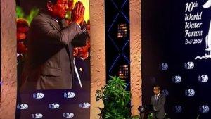 Momen-Prabowo-saat-diperkenalkan-Jokowi-sebagai-presiden-terpilih.jpg