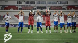 Para-pemain-PSIS-Semarang-sebelum-pertandingan-melawan-Persiku-Kudus.jpg