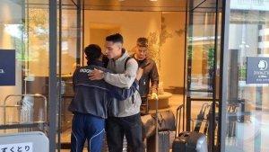 Pemain-Timnas-indonesia-Joey-Pelupessy-dan-Mees-Hilgers-saat-keluar-dari-Hotel.jpg