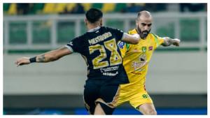 Persebaya-Surabaya-dan-Dewa-United-22111.jpg
