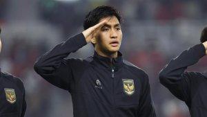 Potret-Sulthan-Zaky-mengenakan-jaket-Timnas-Indonesia.jpg