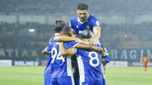Selebrasi-Persib-dan-Adam-Alis-2.jpg