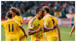 Youri-Tielemans-sedang-merayakan-golnya-untuk-Belgia.jpg