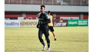 aqil-savik-ketika-berseragam-bhayangkara-fc.jpg