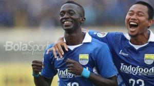 makan-konate-dan-m-ridwan-saat-memperkuat-persib-bandung-menghadapi-new-radiant-di-piala-afc-2015.jpg