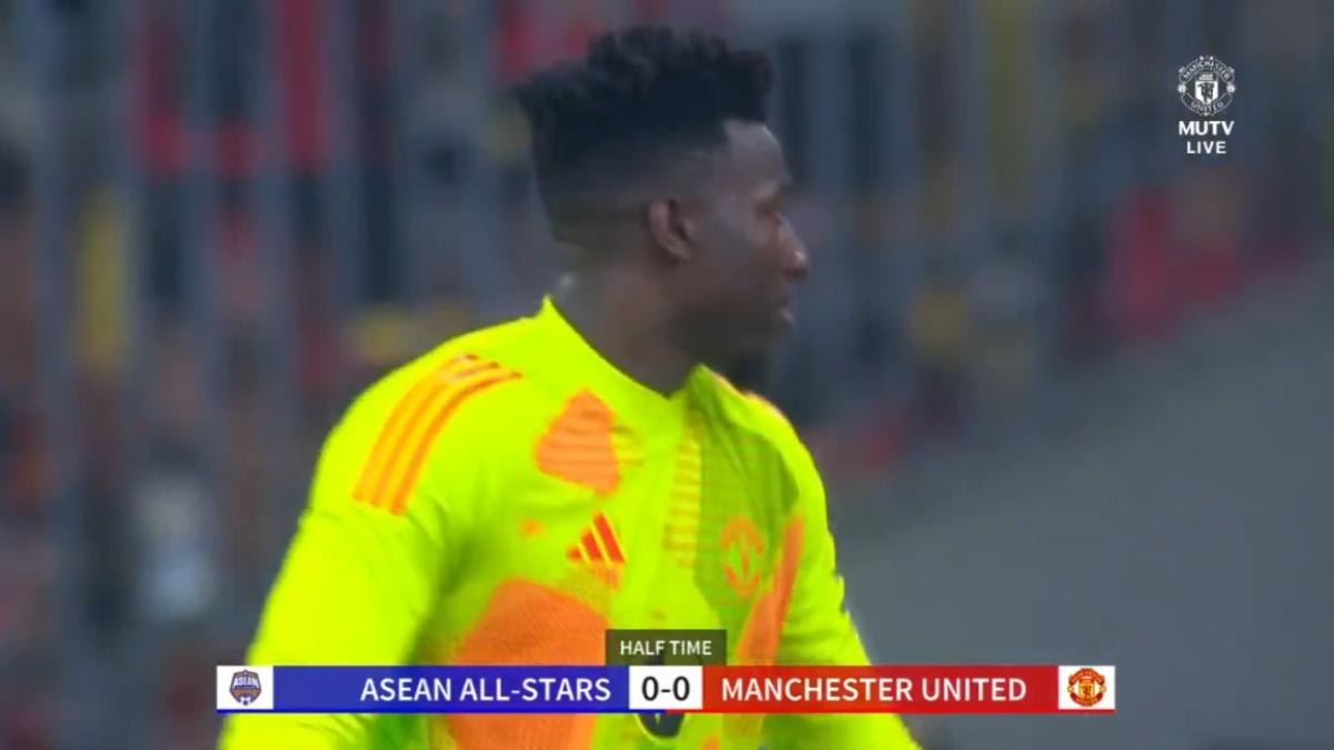 Andre-Onana-ketika-berhadapan-dengan-Tim-ASEAN-All-Stars.jpg