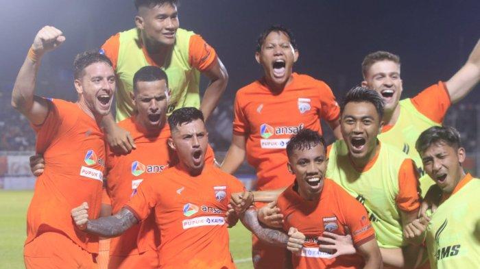 Borneo-FC-melakukan-selebrasi.jpg