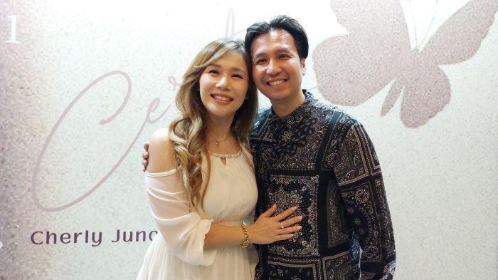 Cherly-Juno-dan-suami.jpg