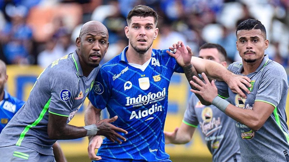 Cuplikan-Persib-Vs-Persebaya-di-Liga-1-2023.jpg