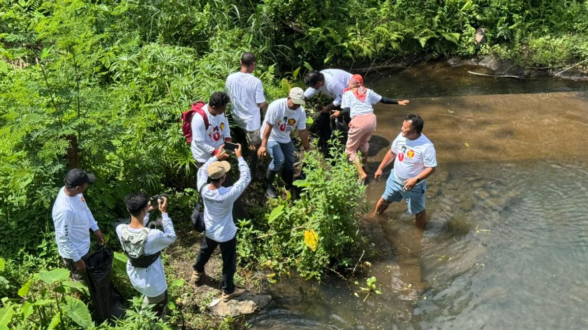 DPC-Partai-Gerindra-Kabupaten-Sleman-menggelar-aksi-bersih-sungai.jpg