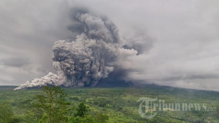 ERUPSI-GUNUNG-SEMERU.jpg