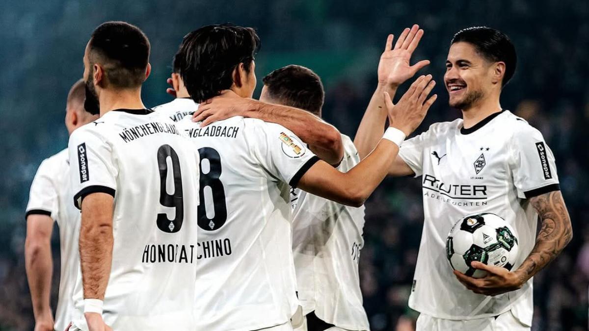 Foto-skuad-Borussia-Mönchengladbach-Permata-Timnas-Indonesia.jpg