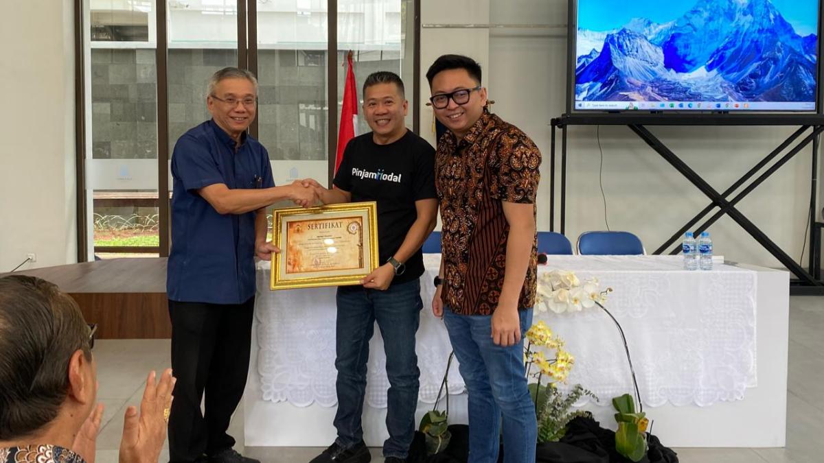 Dari Katedral Jakarta: Kiat Lepas dari Teror Pinjol Ilegal