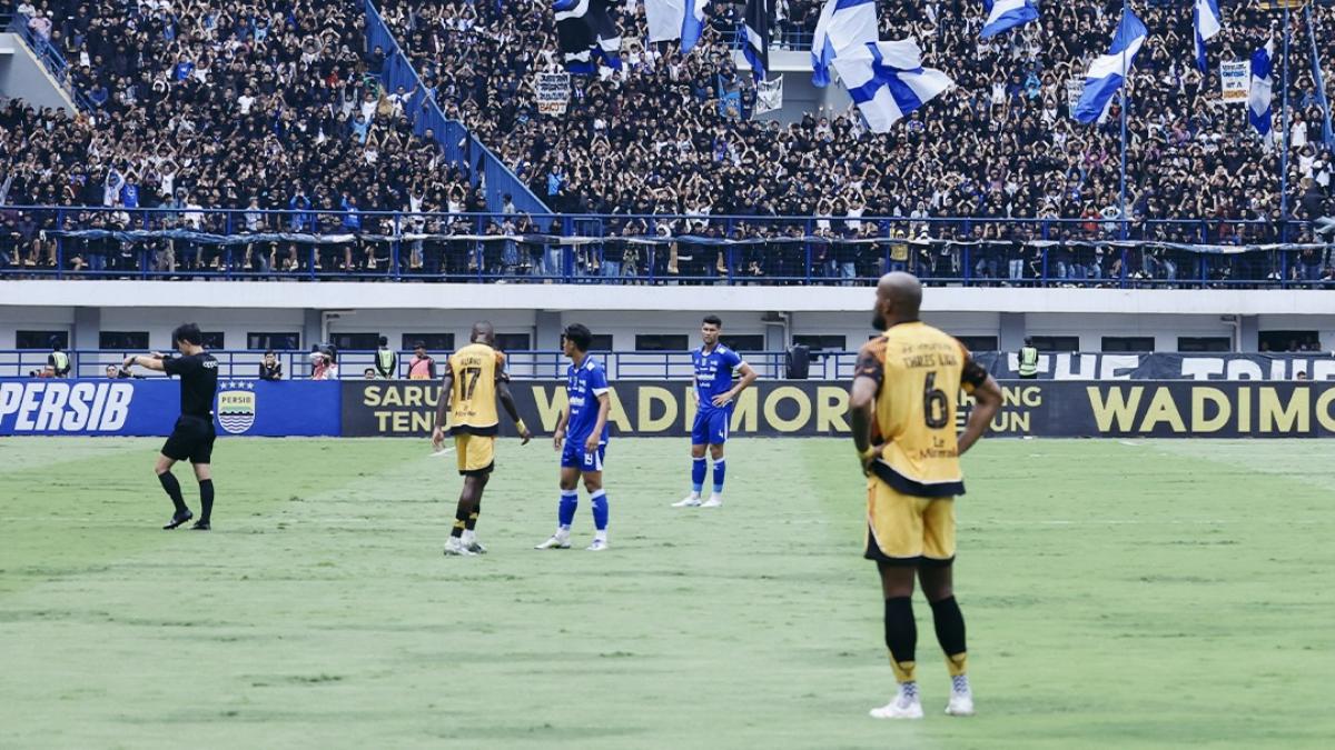 BREAKING NEWS Persib Vs Persija: Bruno Injak Beckham, Kartu Merah, Macan Kemayoran Sisa 10 Orang