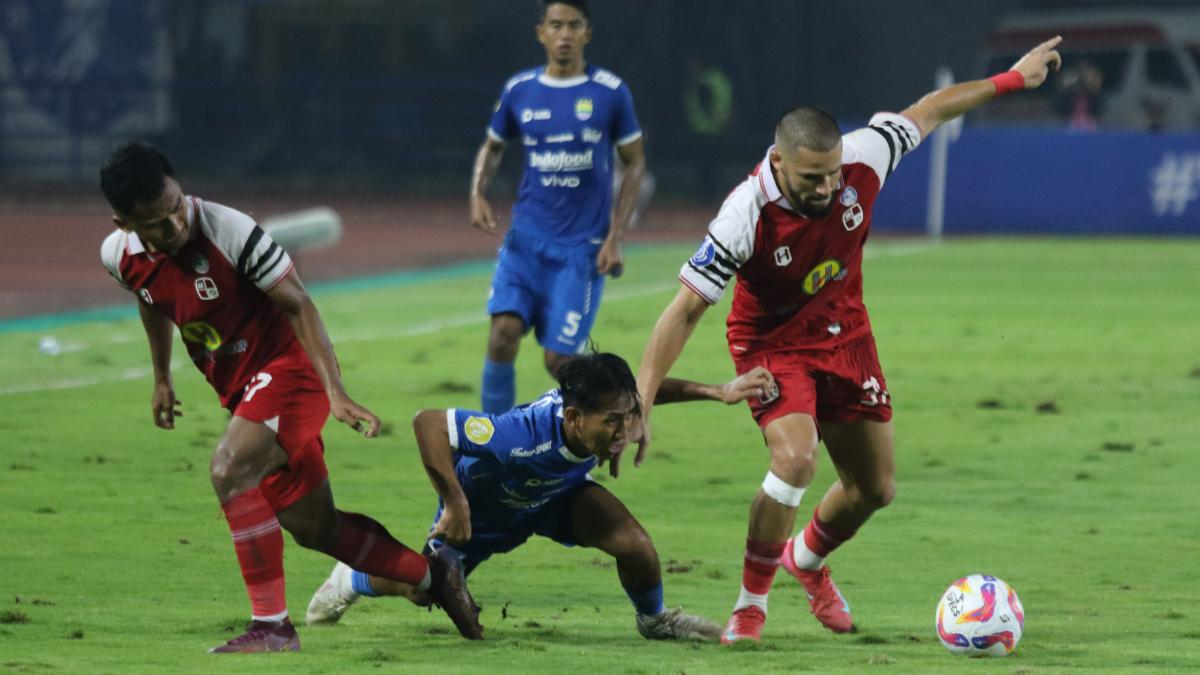 Bobotoh Murka, Minta Dedi Mulyadi Masukkan Gedion Wasit Laga Persib Vs Barito ke Barak Militer