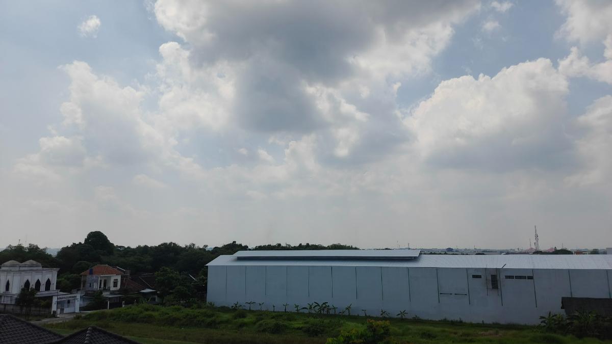 PRAKIRAAN-CUACA-Cuaca-cerah-berawan-di-kawasan-kantor-Tribun-klodran.jpg