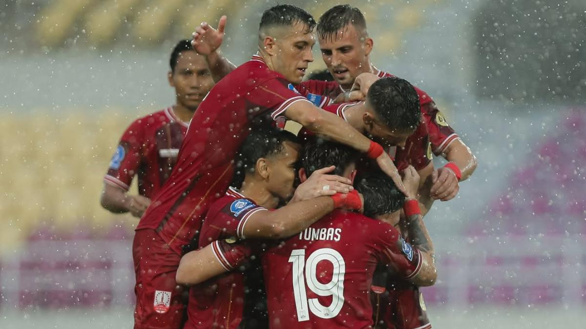 Para-pemain-Persis-Solo-melakukan-selebrasi-pada-pertandingan-melawan-Semen-Padang.jpg