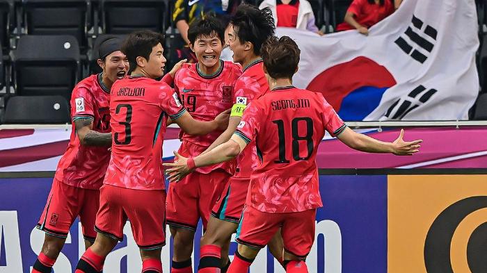 Para-pemain-Timnas-U-23-Korea-Selatan-merayakan-gol-ke-gawang-Jepang.jpg
