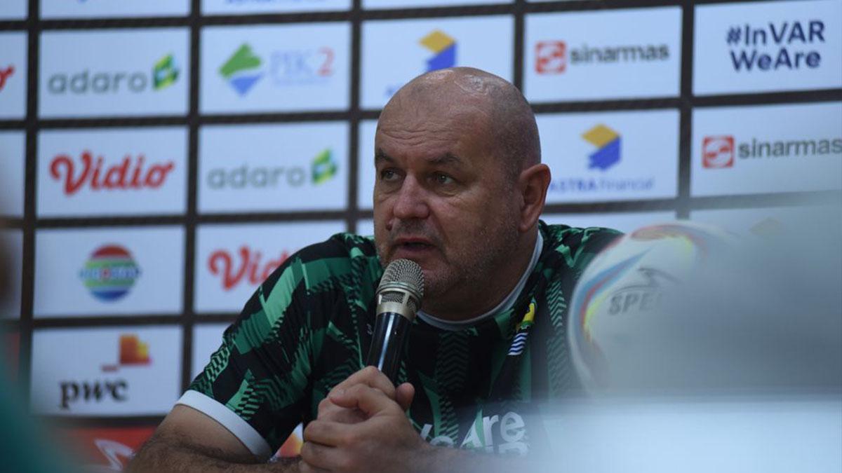 Pelatih-Bojan-Hodak-Persib.jpg