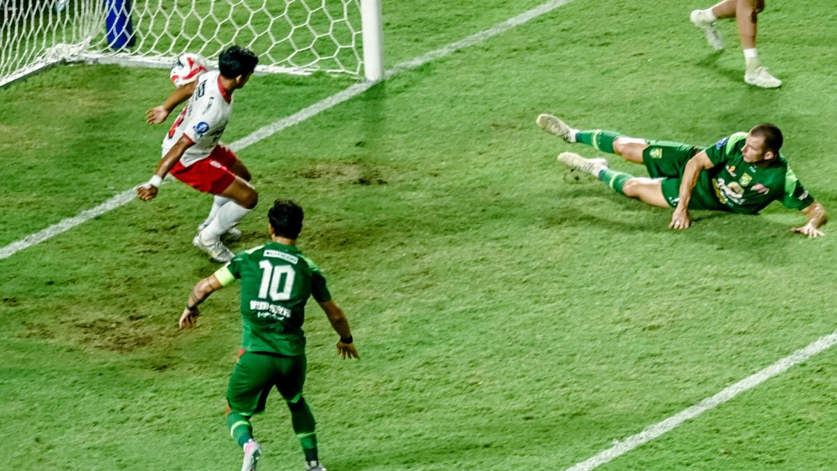 Persebaya-Surabaya-vs-Bali-United-dalam-lanjutan-pekan-ketiga.jpg