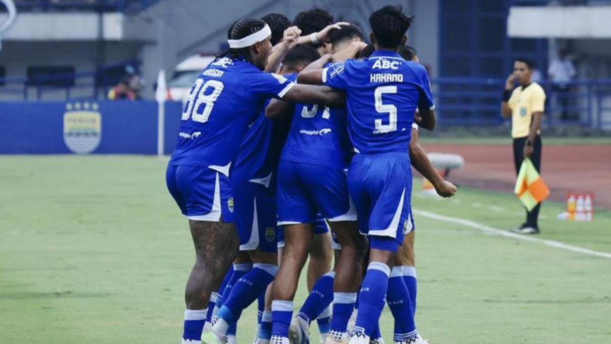 Persib-Bandung-Out-2028282811.jpg
