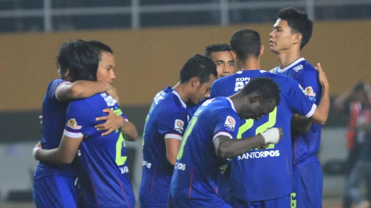 Persib-Bandung-saat-Final-2014-Melawan-Persipura.jpg
