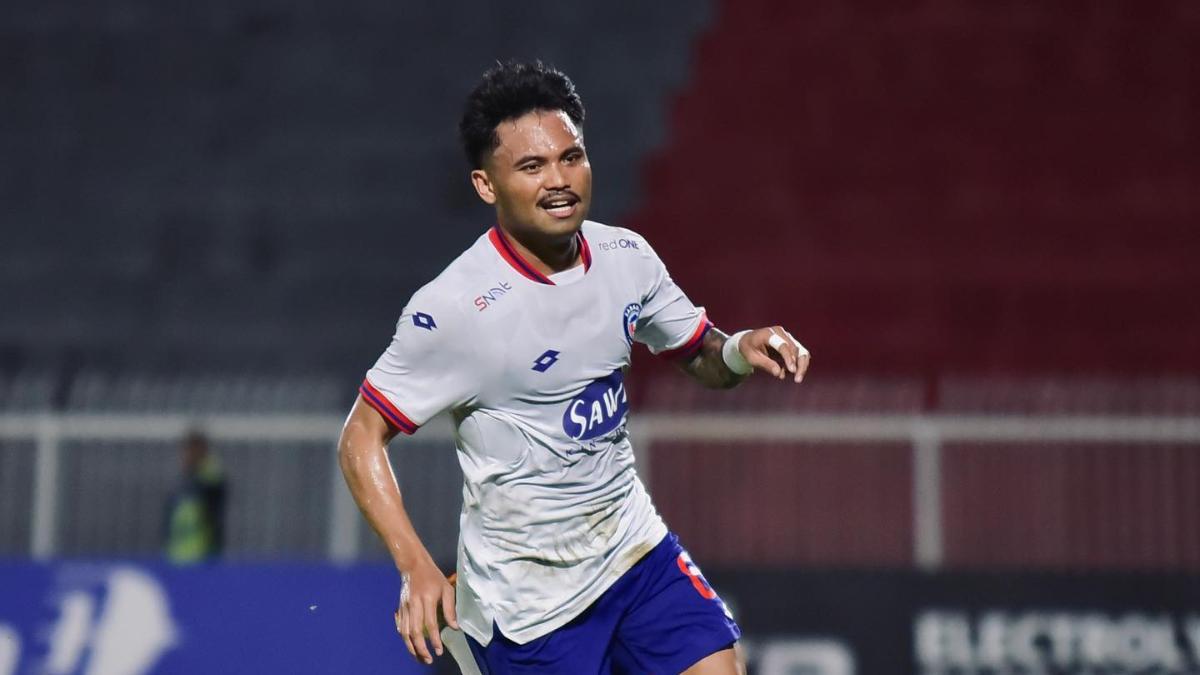 Potret-Saddil-Ramdani-mengenakan-seragam-Sabah-FC.jpg