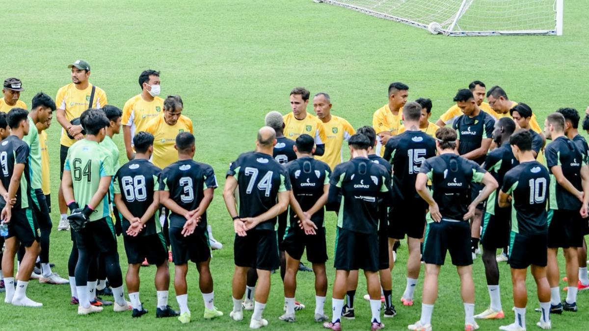 Bos Persebaya Surabaya Beri Kode Kejutan soal Nasib Paul Munster, Respons Bonek Justru Mencengangkan