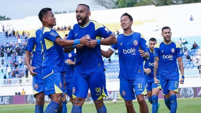 Selebrasi-Dalberto-striker-Arema-FC.jpg