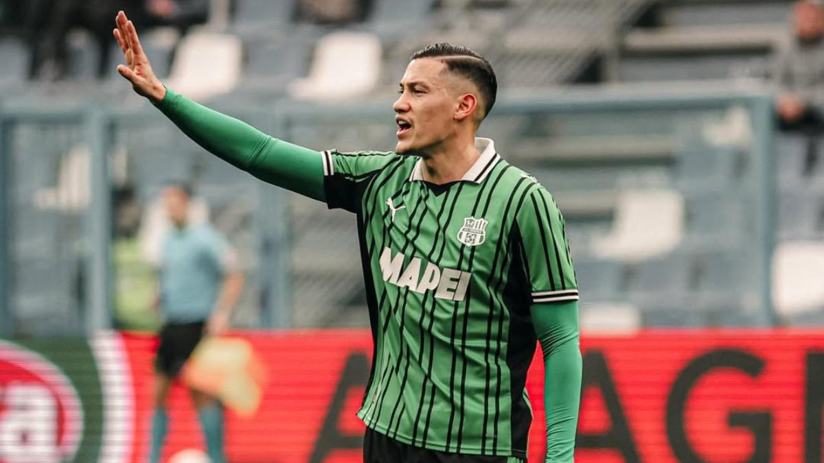 Selebrasi-Jay-Idzes-Saat-Pertandingan-Bersama-US-Sassuolo.jpg