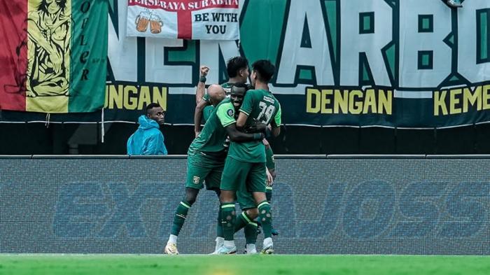 Selebrasi-Persebaya-atas-Golnya-ke-gawang-Arema.jpg