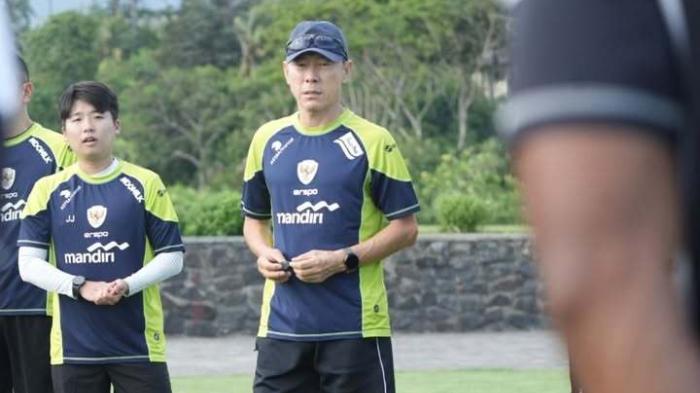 Shin Tae-yong akan Pulang ke Korea Selatan, Momen Perpisahan Terakhir Pendukung Timnas Indonesia