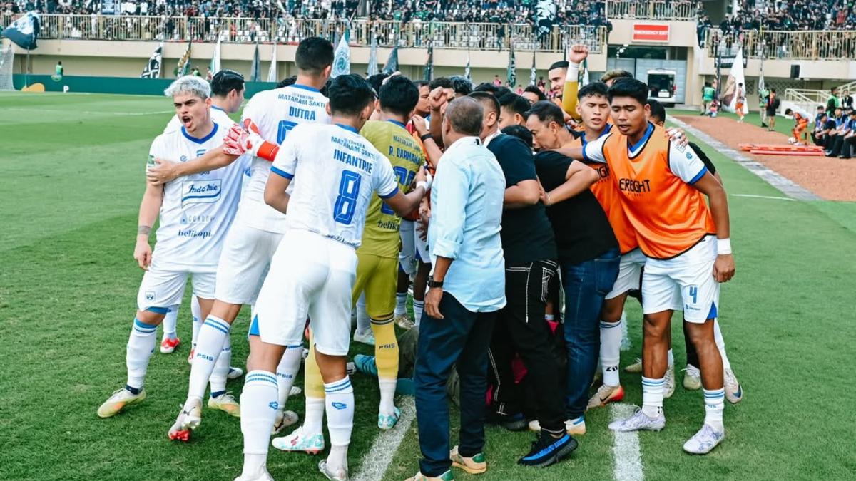 Skuad-PSIS-Semarang-setelah-menghadapi-PSS-Sleman-di-Liga-2-Championship.jpg