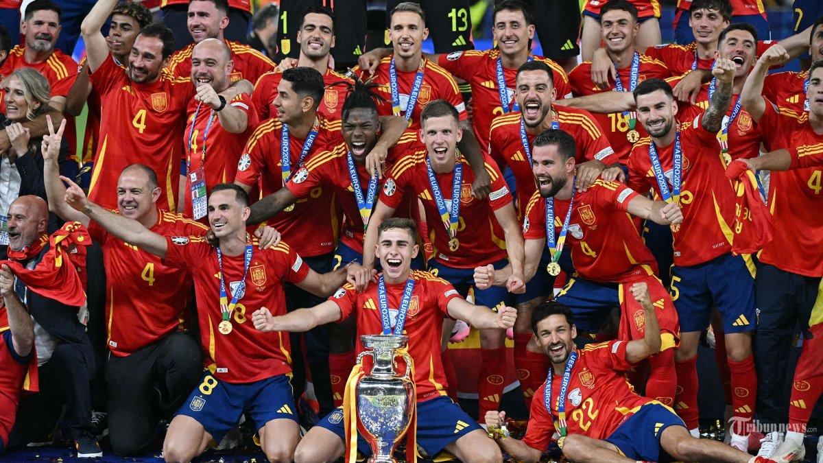 Spanyol-saat-juara-EURO-2024.jpg