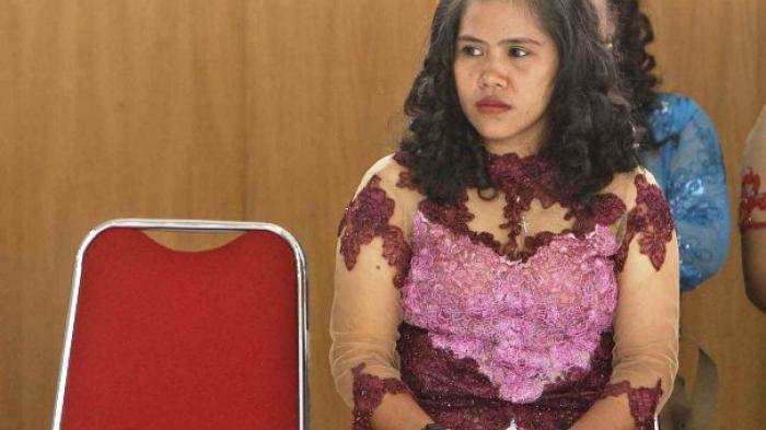 Terpidana-mati-Mary-Jane-kenakan-kebaya-saat-persidangan.jpg