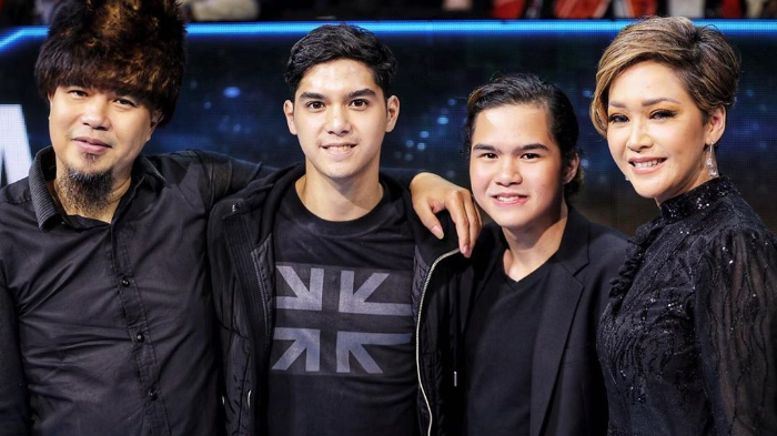 ahmad-dhani-al-dul-dan-maia-estianty-di-indonesian-idol-x.jpg