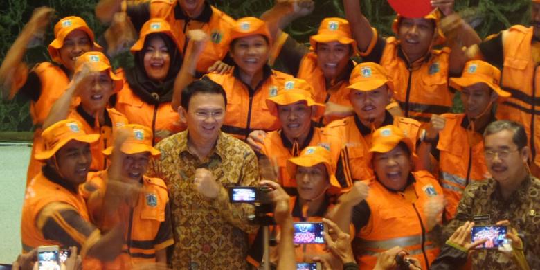 ahok-dan-ppsu-tim-oranye_20170303_091942.jpg