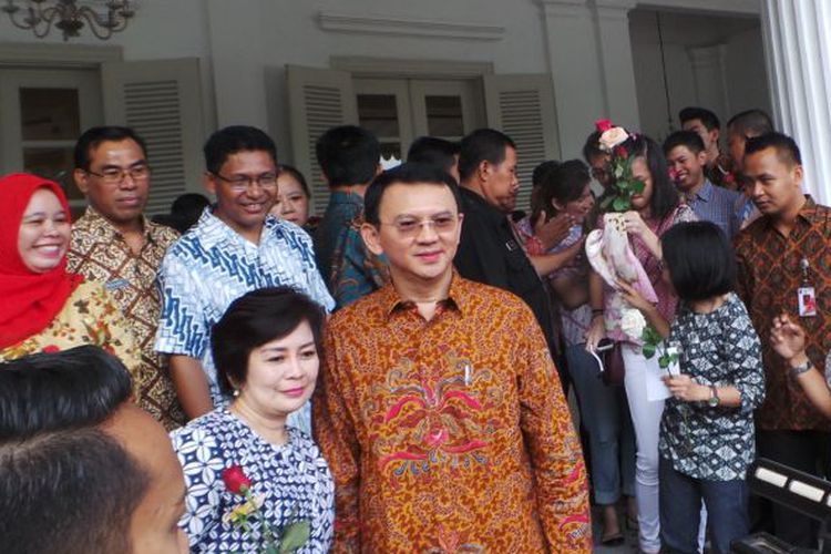 ahok-temui-warga-di-balai-kota_20170421_141902.jpg