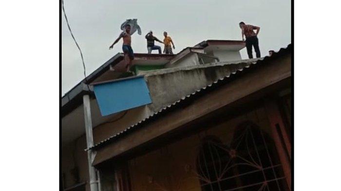 Viral di IG, Video Pengedar Narkoba Kabur Lewat Atap Rumah Warga dan Buat Masyarakat Sekitar Heboh