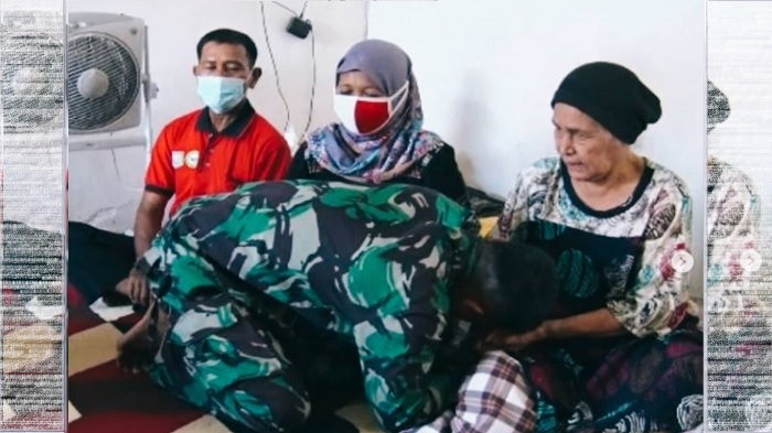 anggota-tni-au-viral-marahi-orang-tua.jpg