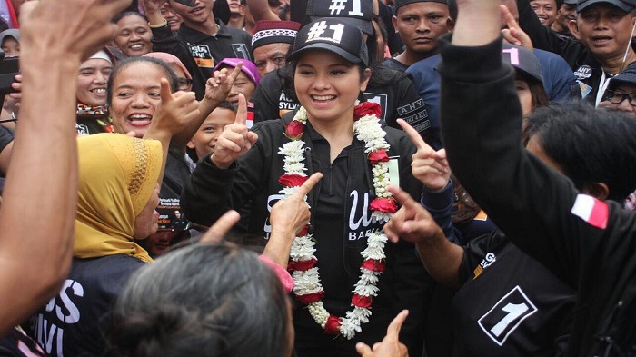 Komedian Ini Takut Foto dengan Annisa Pohan
