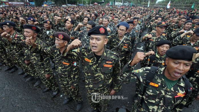 Lawan Gerakan Teroris! Banser NU Digembleng Ilmu Kesaktian Agar Kebal Ledakan Bom