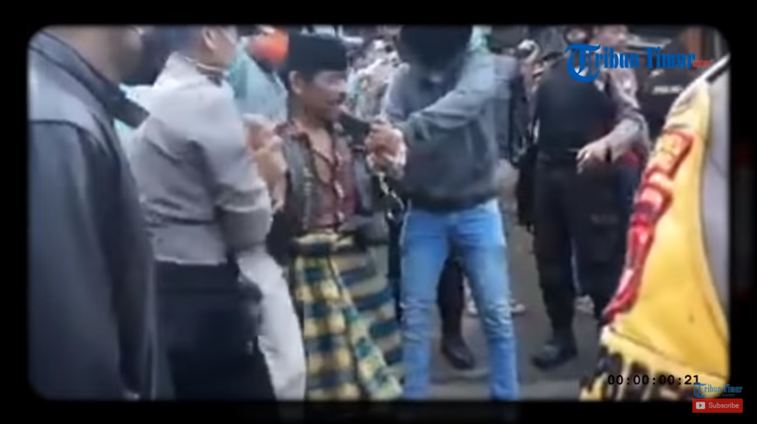 Proses Dramatis Penangkapan 1 Keluarga di Bantaeng yang Bunuh Putri Sendiri, Tak Mempan Gas Air Mata