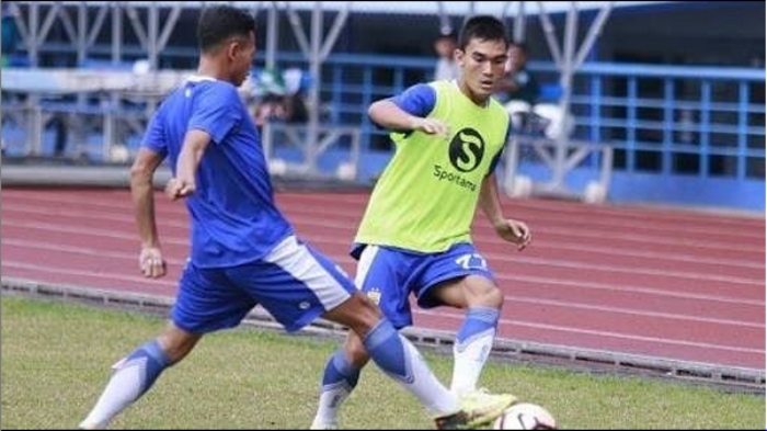 Jarang Dimainkan, Bek Persib Bandung Bertekad Keras Tampil dan Diberi Kesempatan di Piala Presiden