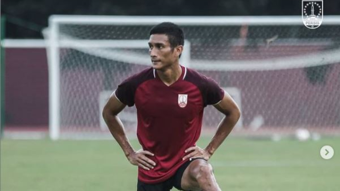 bek-tengah-persis-solo-reuben-silitonga.jpg