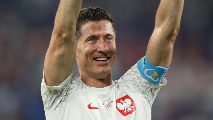 bintang-timnas-polandia-2ert-lewandowski.jpg