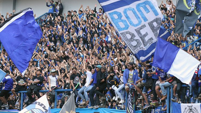 bobotoh-saat-mendukung-persib-bandung.jpg