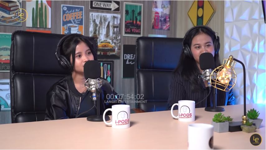 chika-kiri-dan-mayang-saat-tampil-di-podcast.jpg