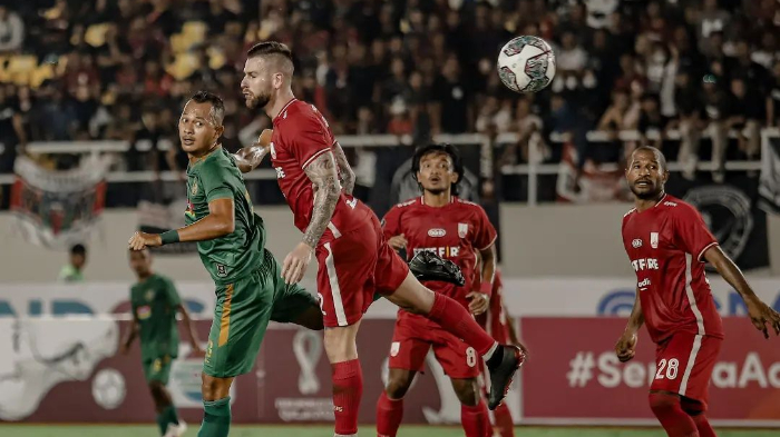 cuplikan-laga-persis-solo-vs-pss-sleman-dalam-laga-perdana-grup-a.jpg